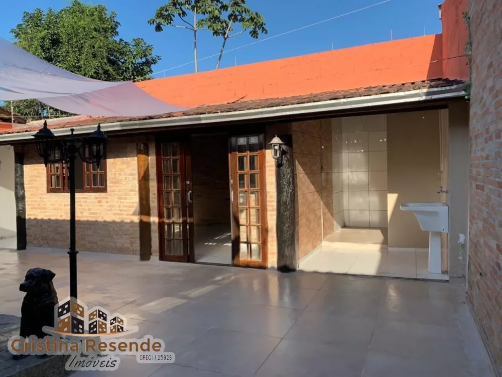 Casa à venda com 3 quartos, 250m² - Foto 3