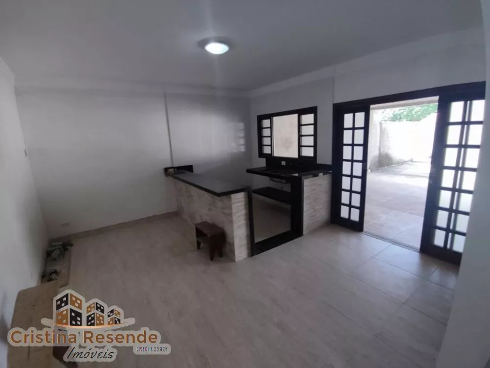 Casa à venda com 1 quarto, 250m² - Foto 1