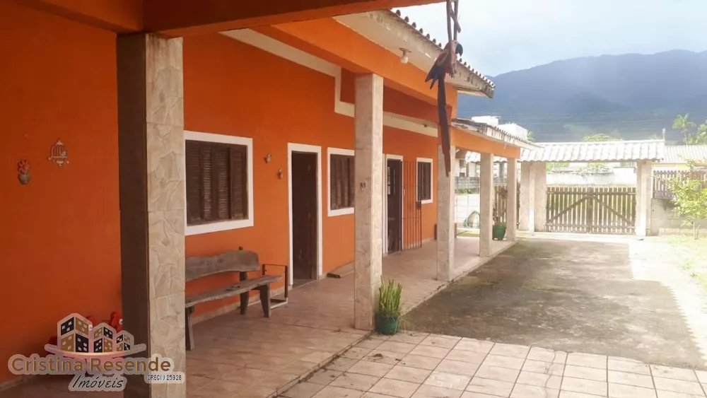 Casa à venda com 4 quartos, 250m² - Foto 1