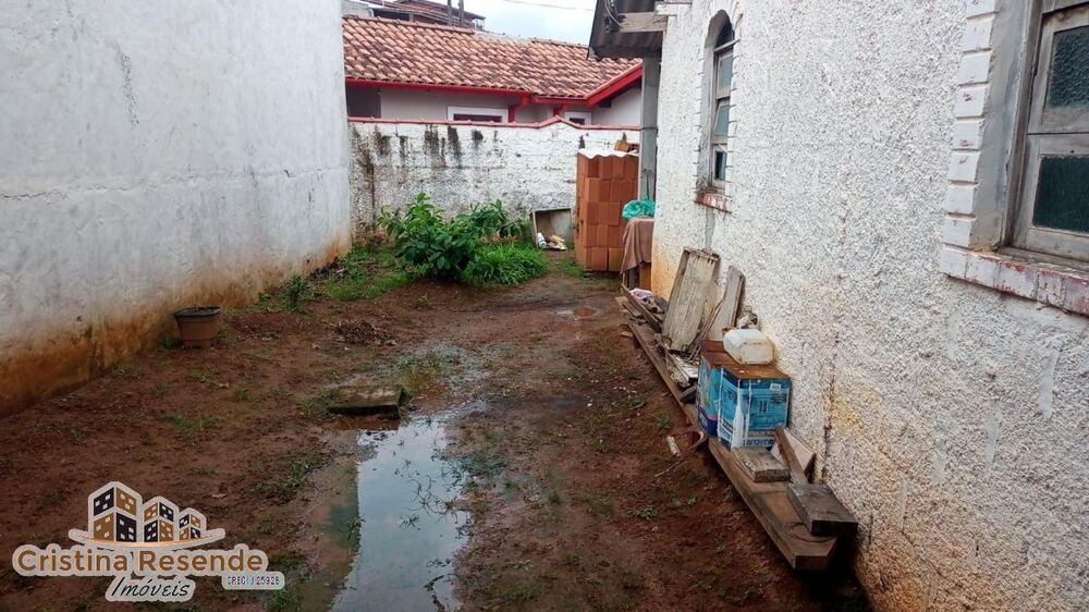Casa à venda com 1 quarto, 300m² - Foto 5