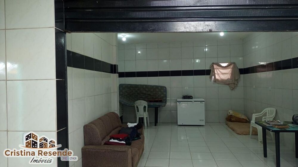 Casa à venda com 1 quarto, 300m² - Foto 2