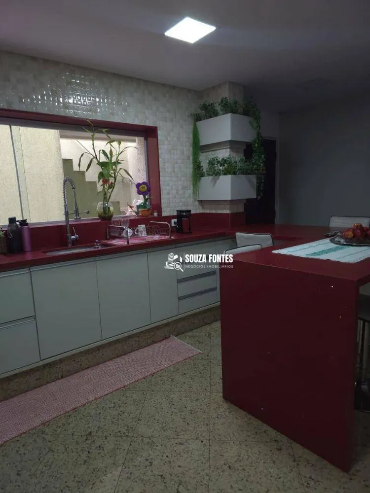 Casa, 3 quartos, 175 m² - Foto 4