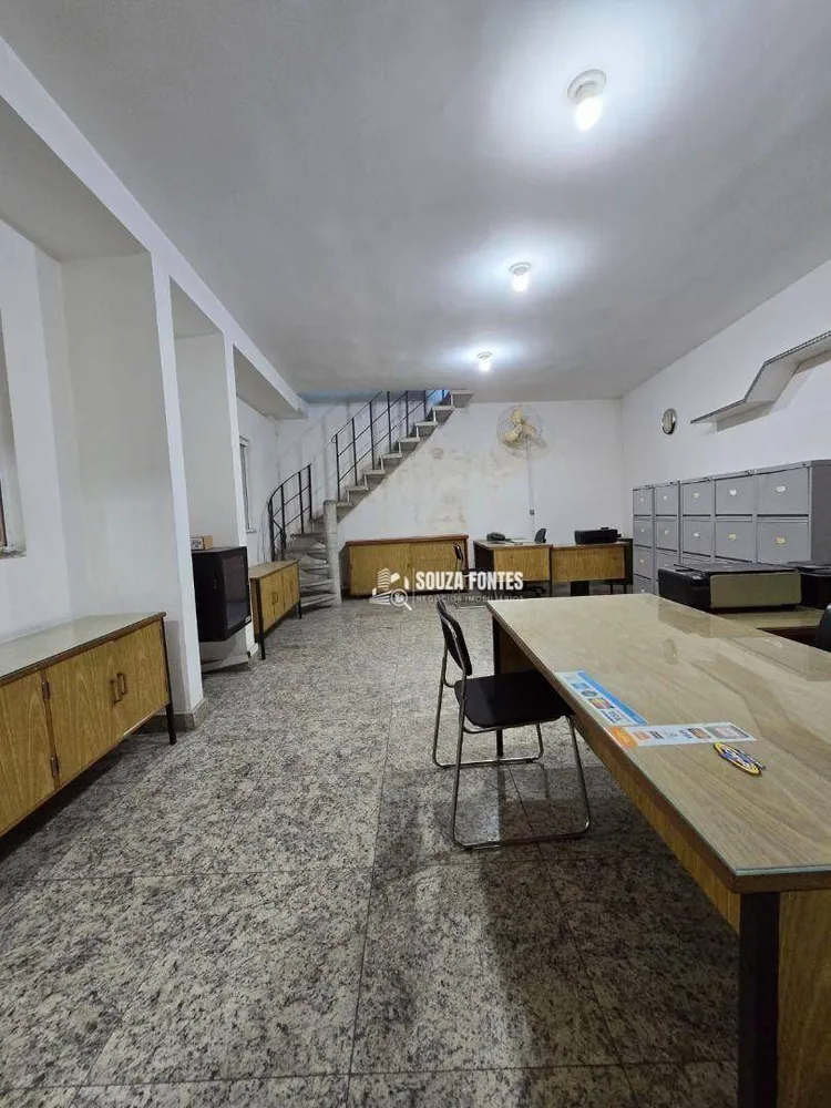 Depósito-Galpão, 1370 m² - Foto 1