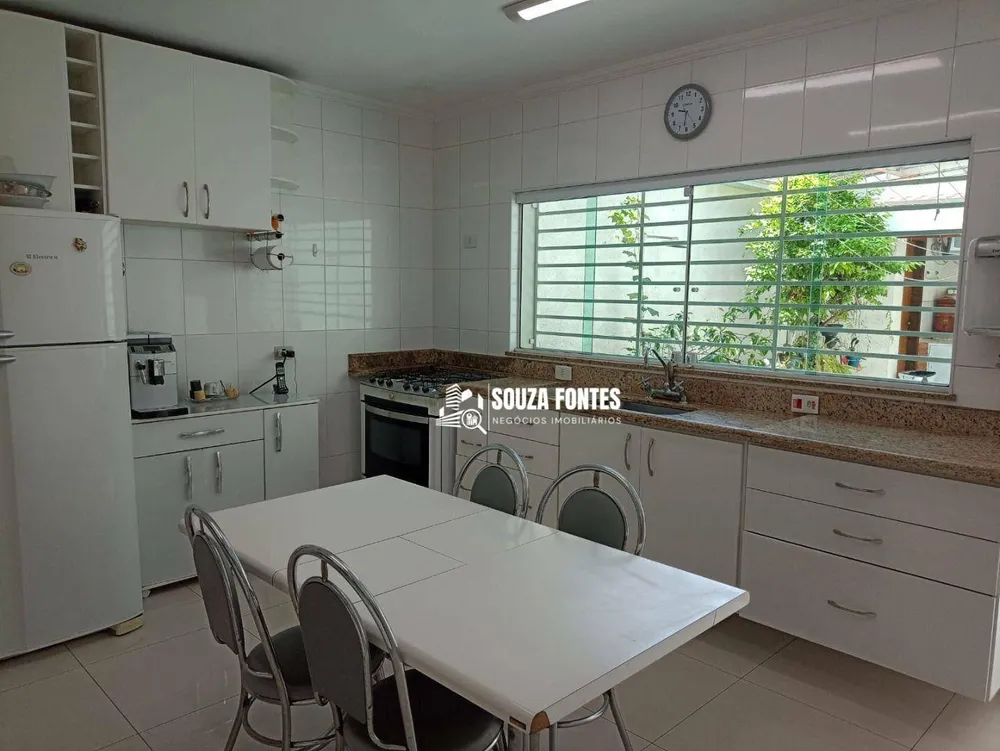 Casa, 3 quartos, 208 m² - Foto 2