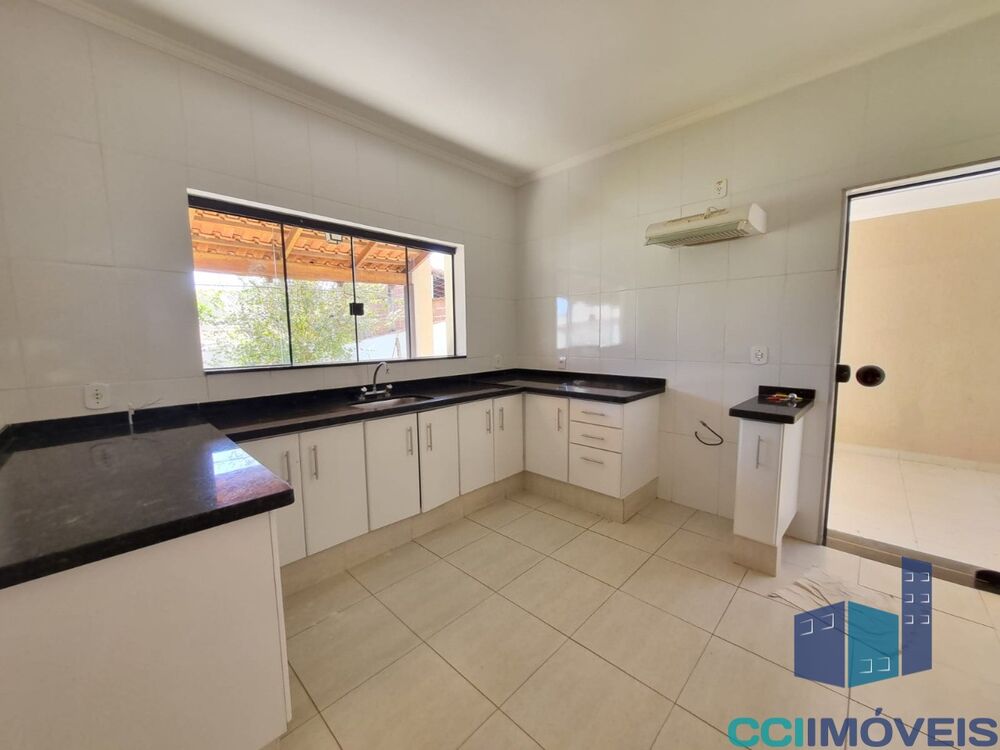 Casa, 3 quartos, 180 m² - Foto 1