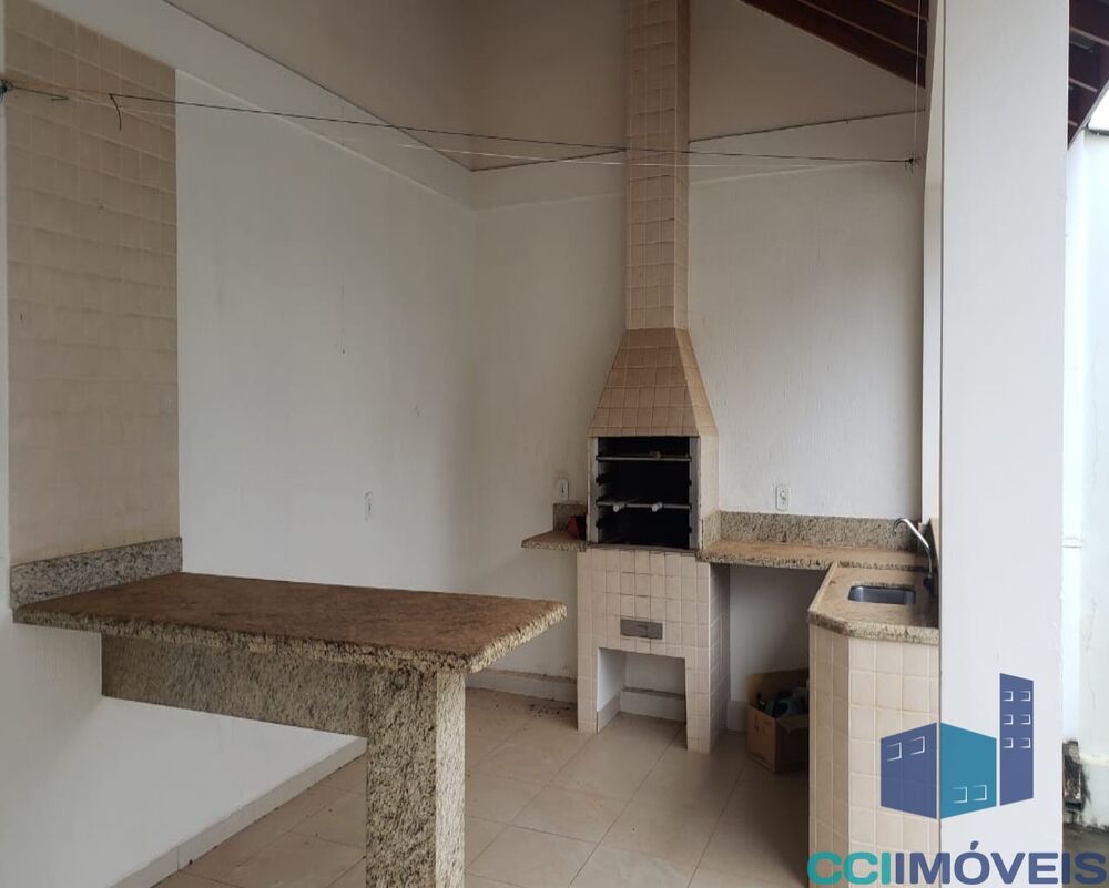 Casa à venda com 3 quartos, 1m² - Foto 2