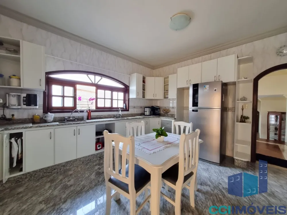 Casa, 4 quartos, 360 m² - Foto 4