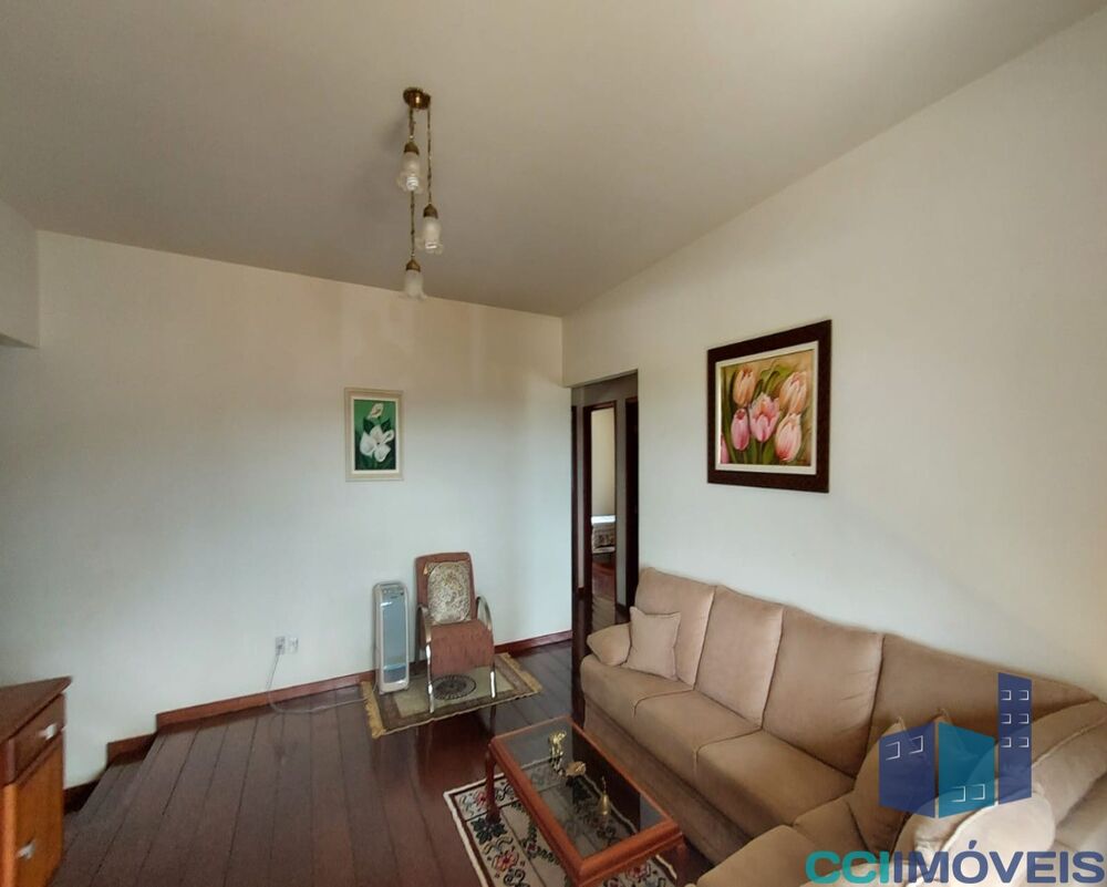 Casa à venda com 4 quartos, 400m² - Foto 1