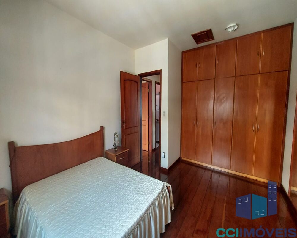 Casa à venda com 4 quartos, 400m² - Foto 3