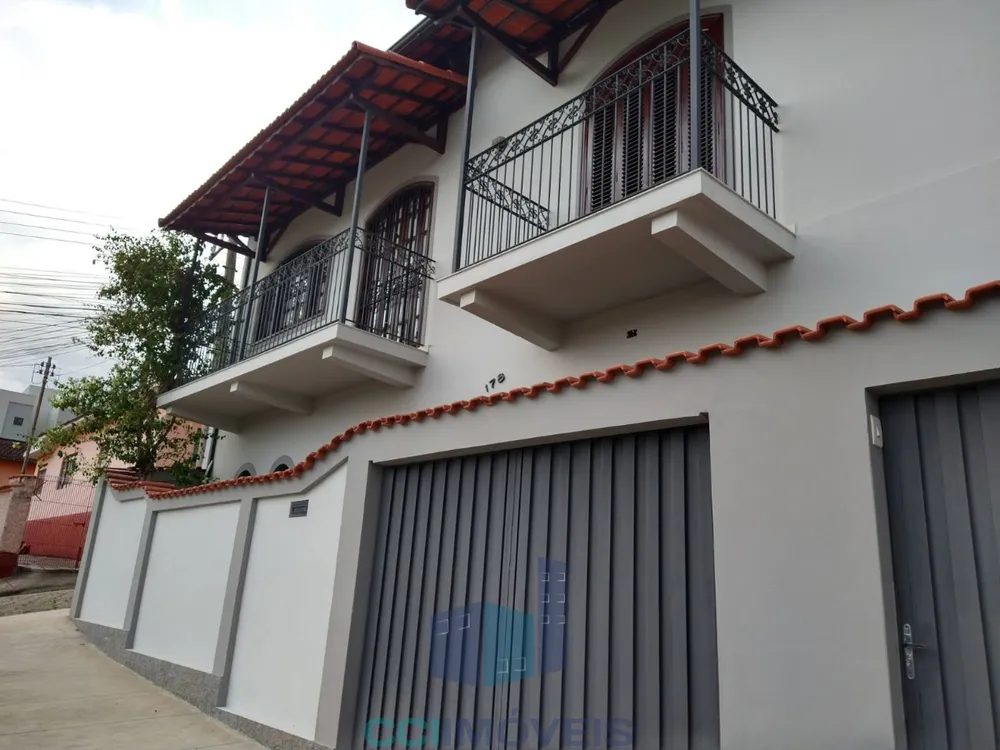Casa, 4 quartos, 236 m² - Foto 2