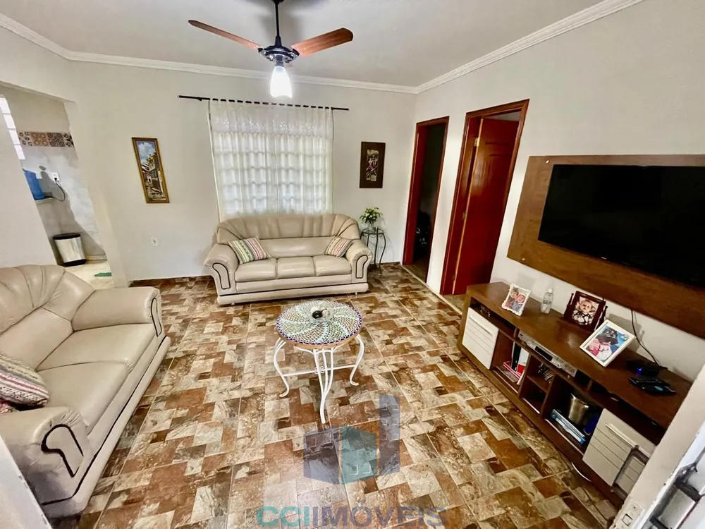 Chácara, 3 quartos, 1000 m² - Foto 1