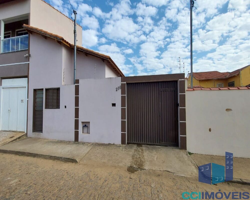 Casa à venda com 3 quartos, 80m² - Foto 1
