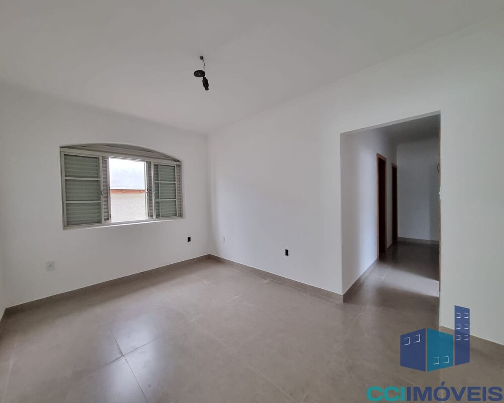 Casa à venda com 3 quartos, 200m² - Foto 3