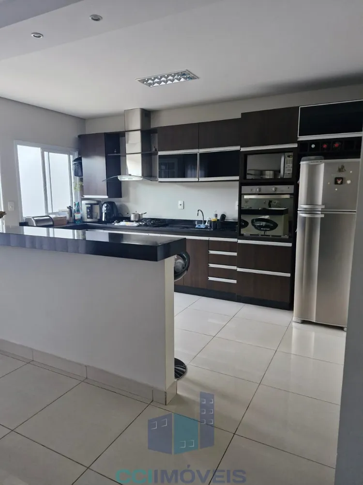 Casa, 3 quartos, 170 m² - Foto 2