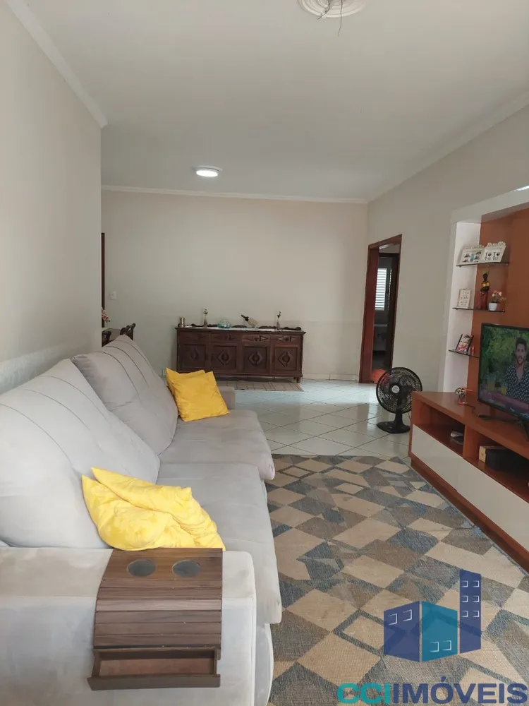 Casa, 3 quartos, 200 m² - Foto 3