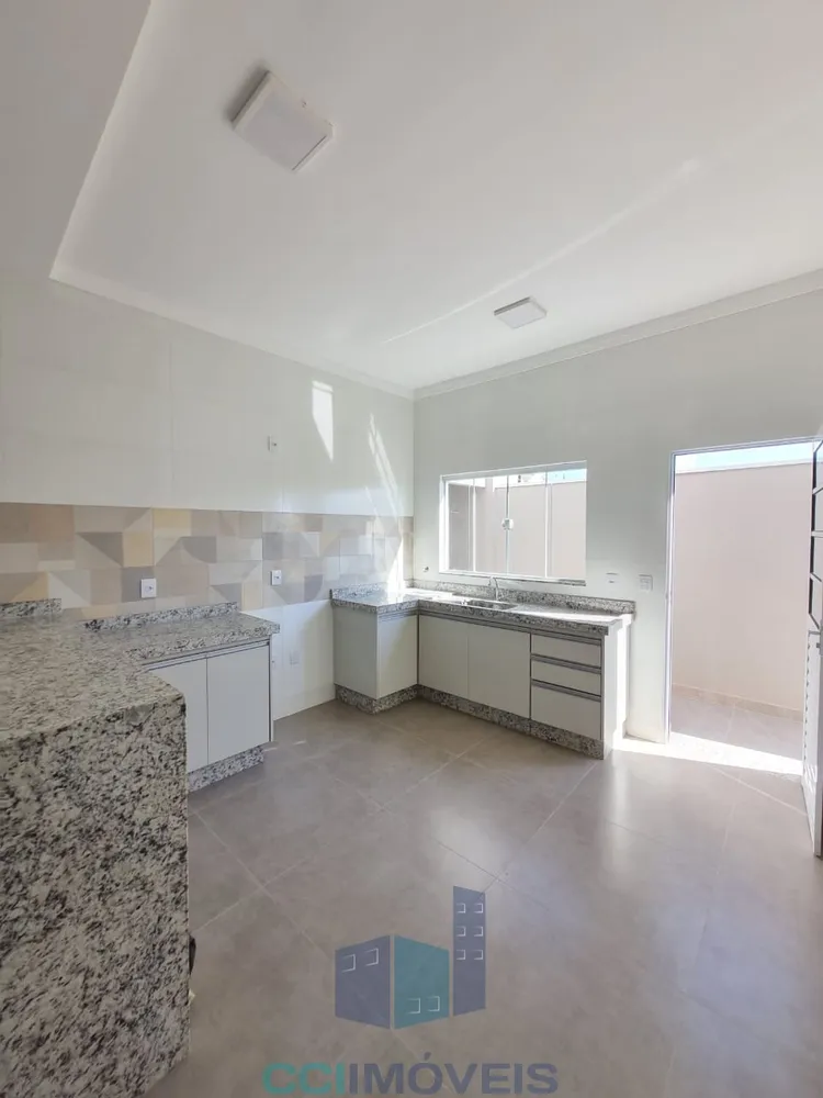 Casa, 3 quartos, 200 m² - Foto 2