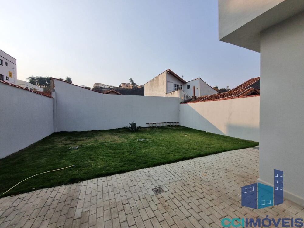 Casa à venda com 3 quartos, 137m² - Foto 4
