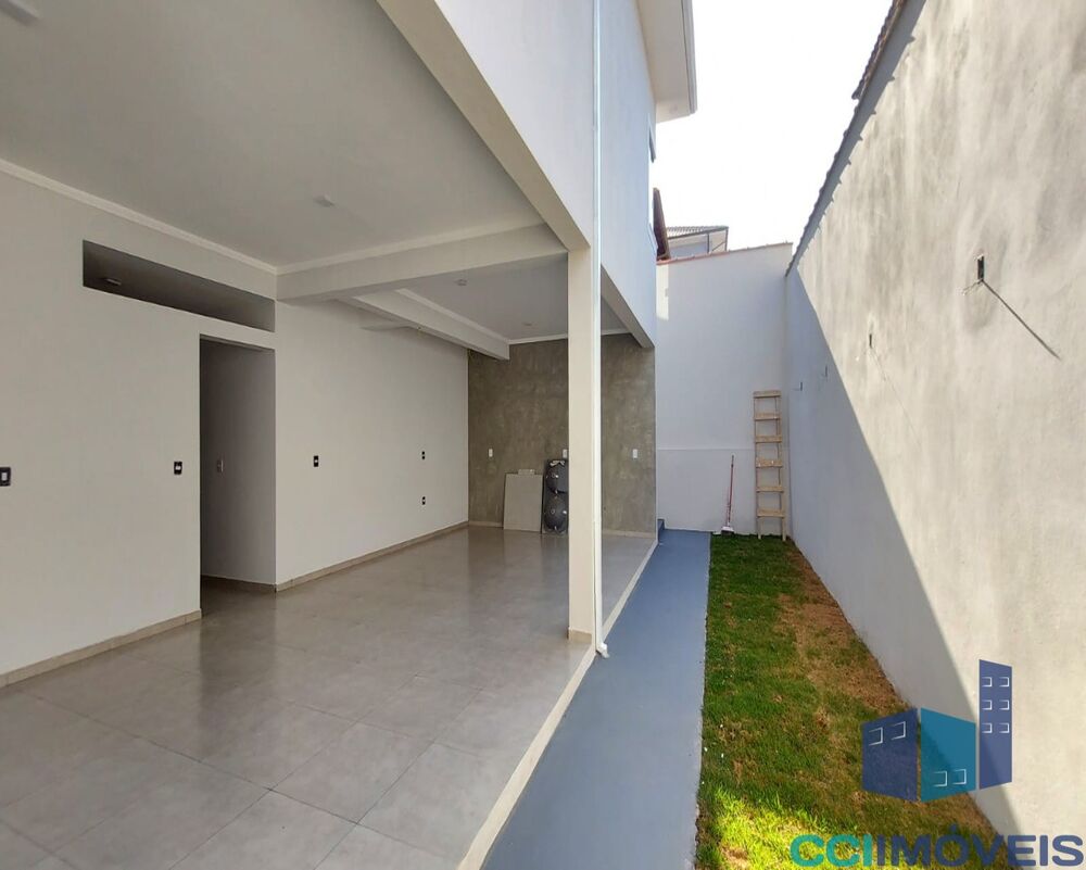 Casa à venda com 3 quartos, 168m² - Foto 3