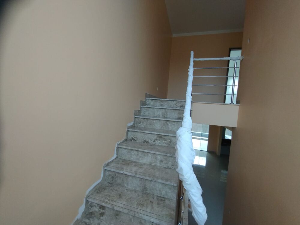 Casa à venda com 3 quartos, 166m² - Foto 1