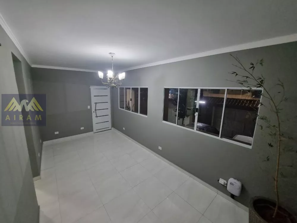 Casa à venda com 3 quartos, 179m² - Foto 4