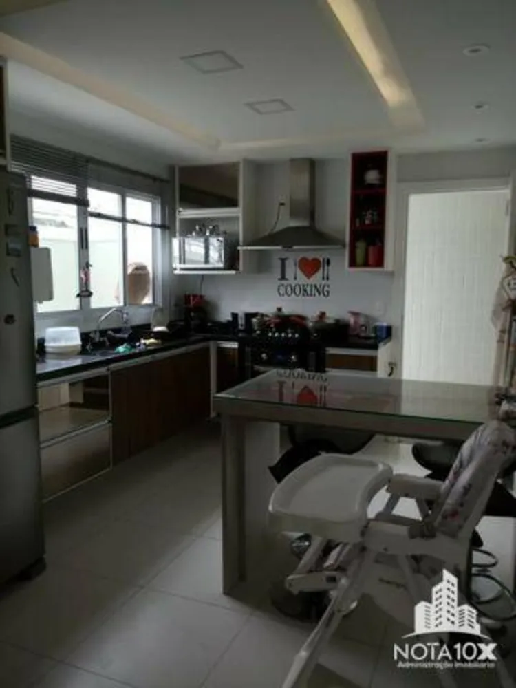 Casa, 3 quartos, 240 m² - Foto 17