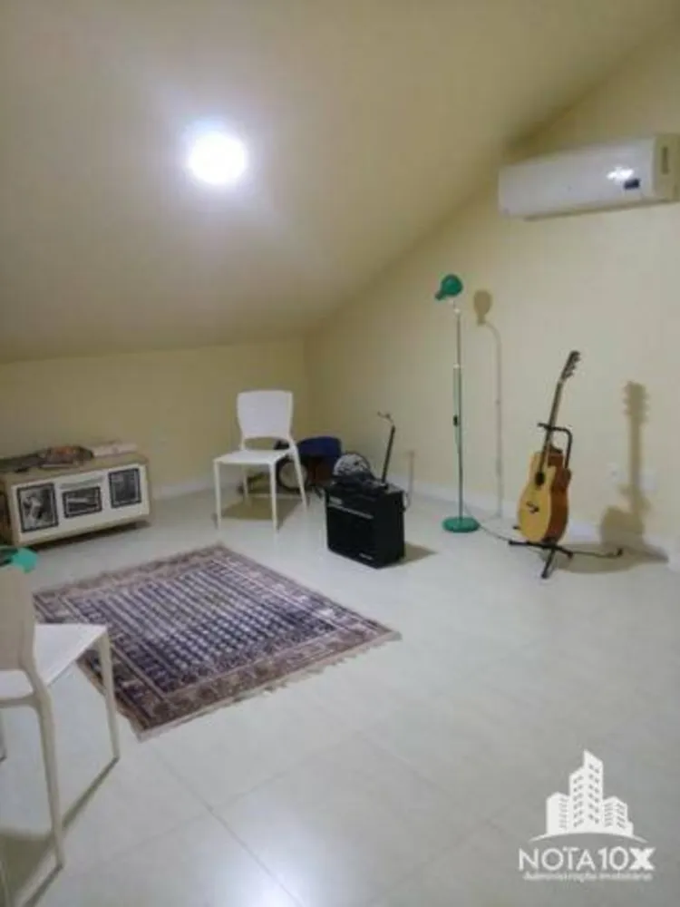 Casa, 3 quartos, 240 m² - Foto 11