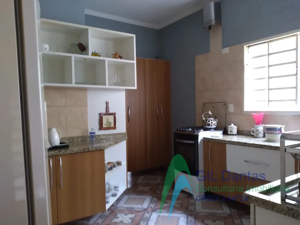 Casa, 5 quartos, 240 m² - Foto 4