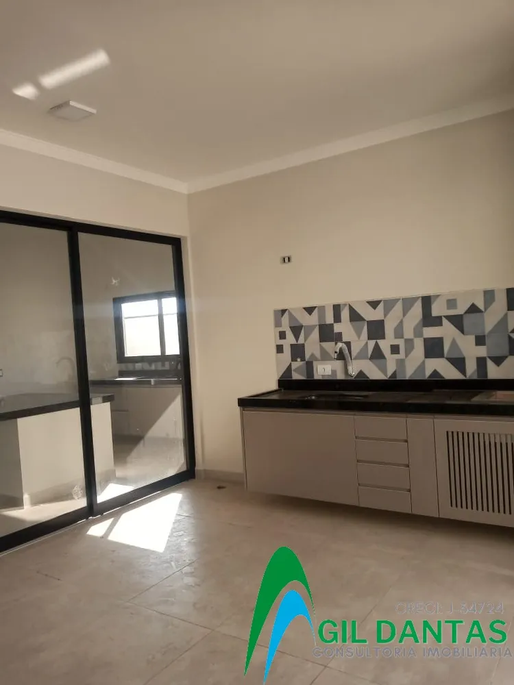 Casa, 3 quartos, 195 m² - Foto 2