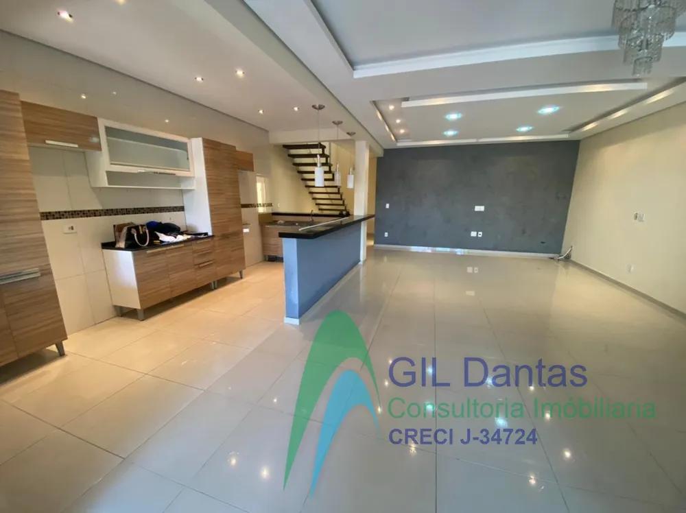Sobrado, 3 quartos, 220 m² - Foto 1