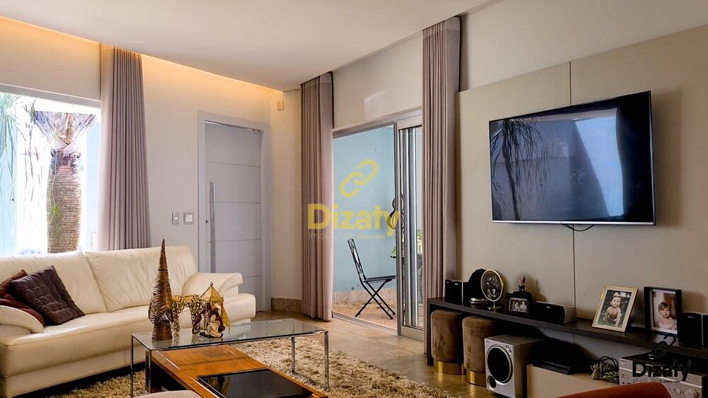 Casa à venda com 4 quartos, 360m² - Foto 2