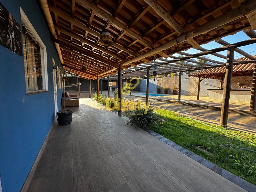 Chácara à venda e aluguel com 3 quartos, 850m² - Foto 1