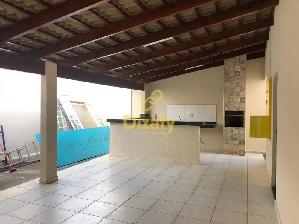 Casa à venda com 3 quartos, 250m² - Foto 4