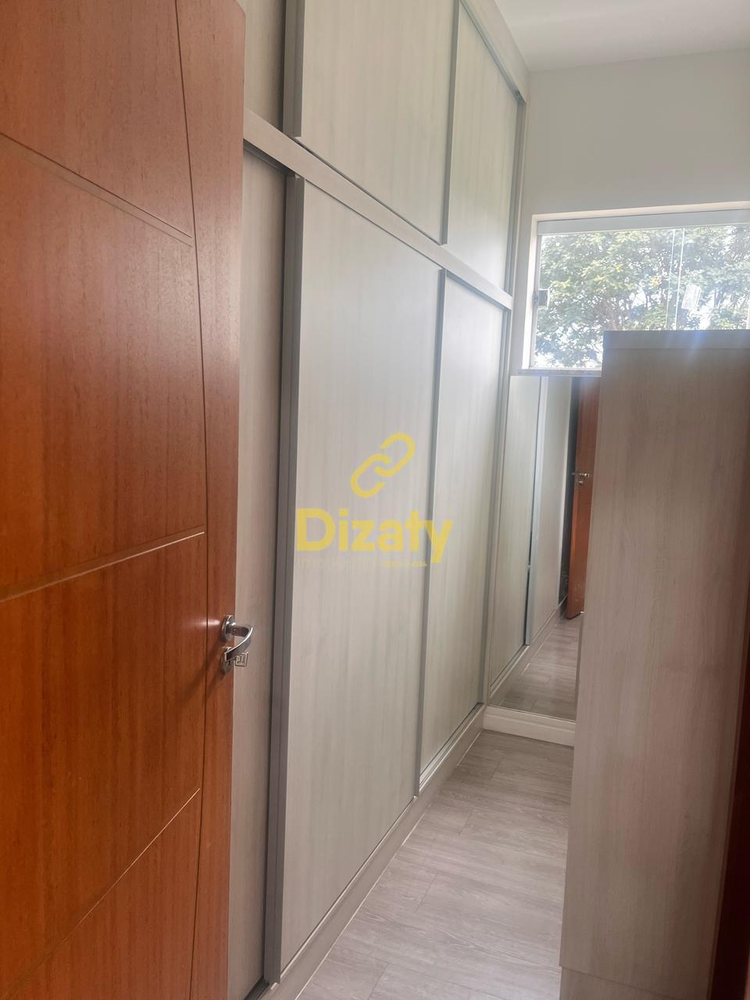 Casa de Condomínio à venda com 4 quartos, 420m² - Foto 1