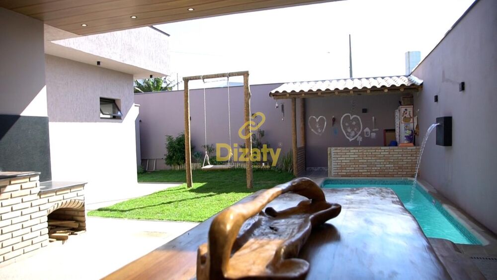 Casa de Condomínio à venda com 4 quartos, 360m² - Foto 2