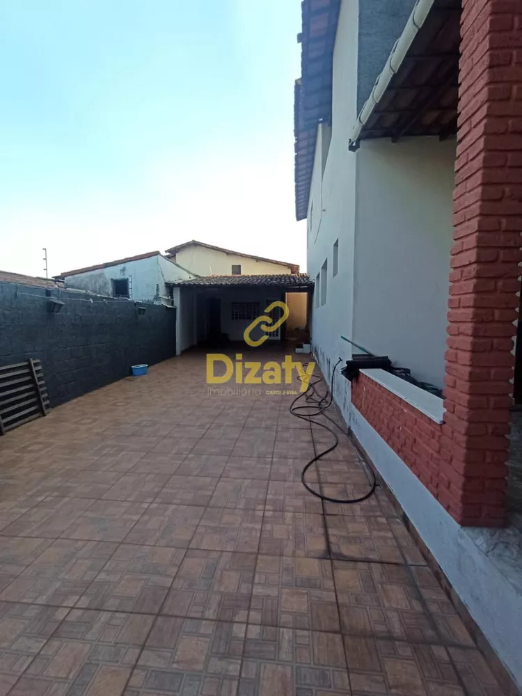 Casa à venda com 3 quartos, 360m² - Foto 1