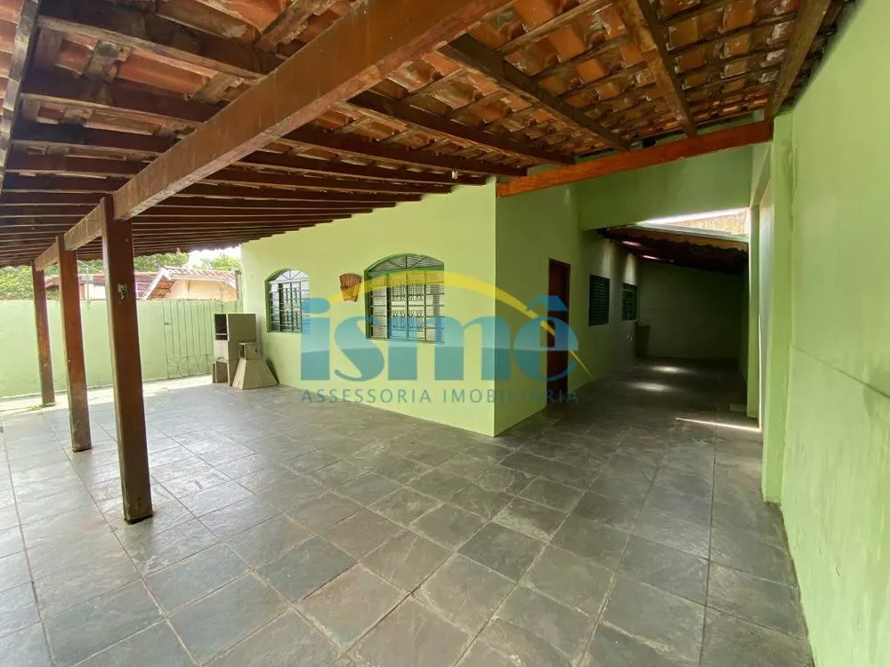 Casa à venda com 3 quartos, 200 - Foto 1