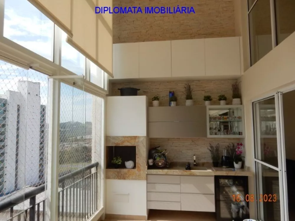 Apartamento à venda com 4 quartos, 193m² - Foto 17