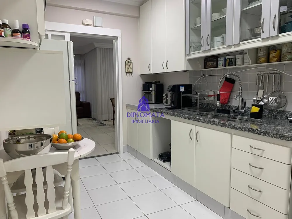 Apartamento, 3 quartos, 145 m² - Foto 2
