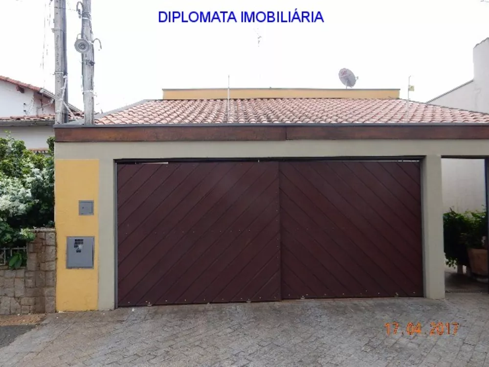 Casa à venda com 2 quartos, 240m² - Foto 1