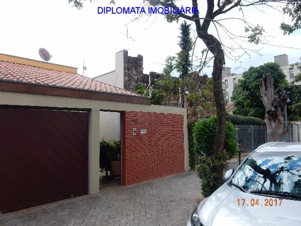 Casa à venda com 2 quartos, 240m² - Foto 2