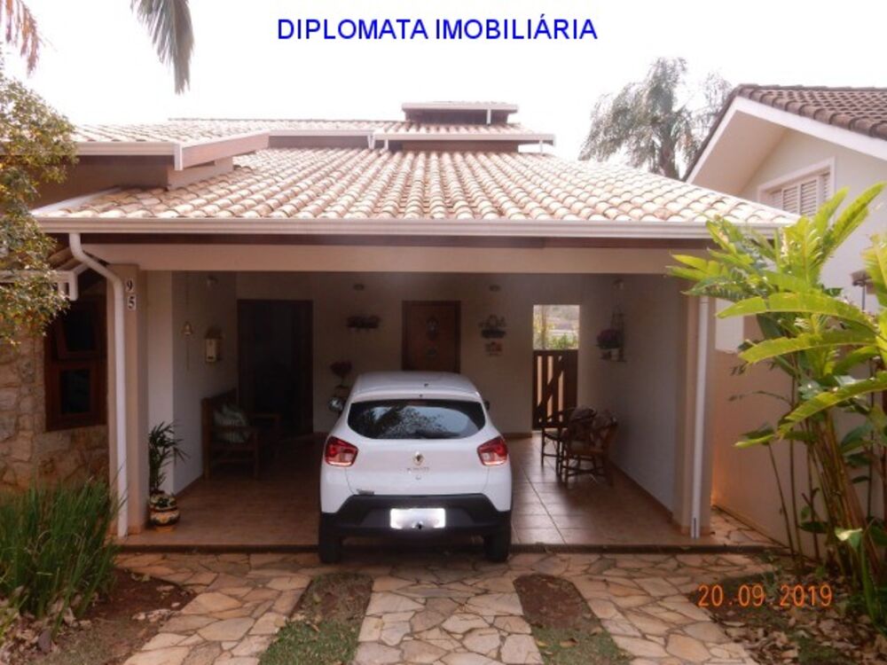 Casa de Condomínio à venda com 3 quartos, 372m² - Foto 1