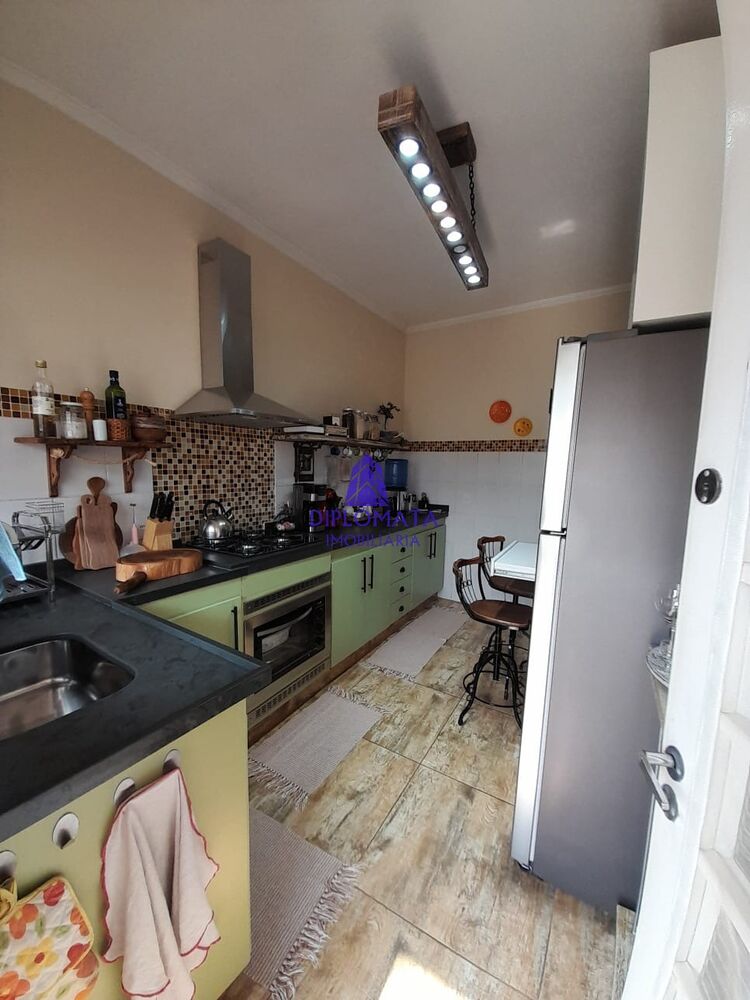 Casa à venda com 3 quartos, 265m² - Foto 4