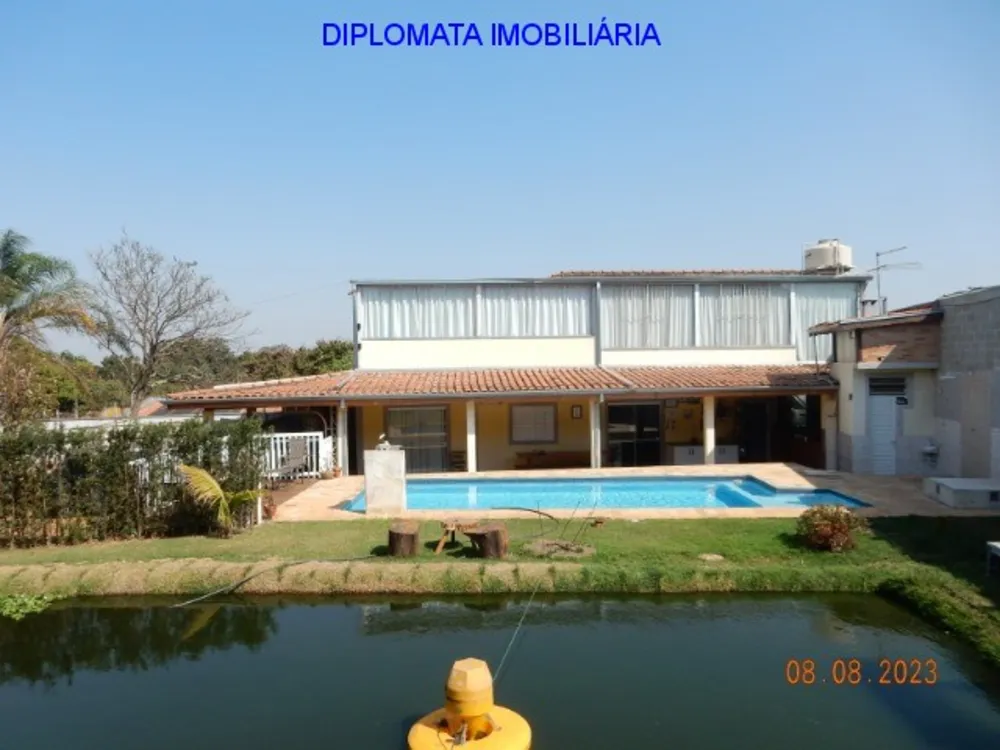 Chácara, 3 quartos, 1380 m² - Foto 1