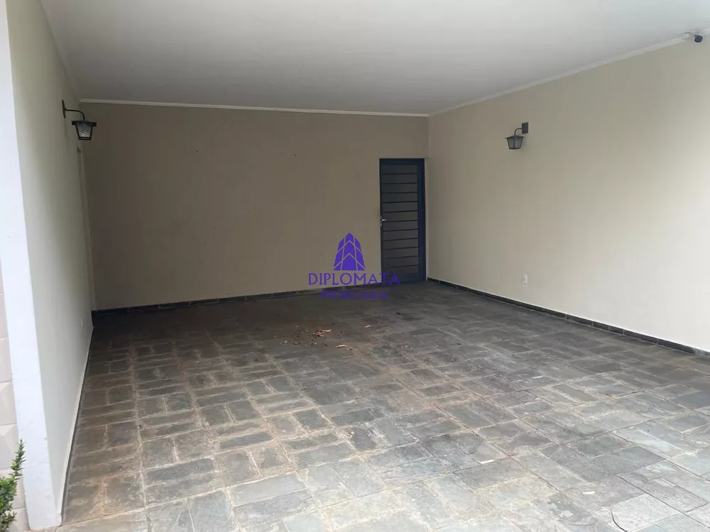 Casa à venda com 3 quartos, 297m² - Foto 3