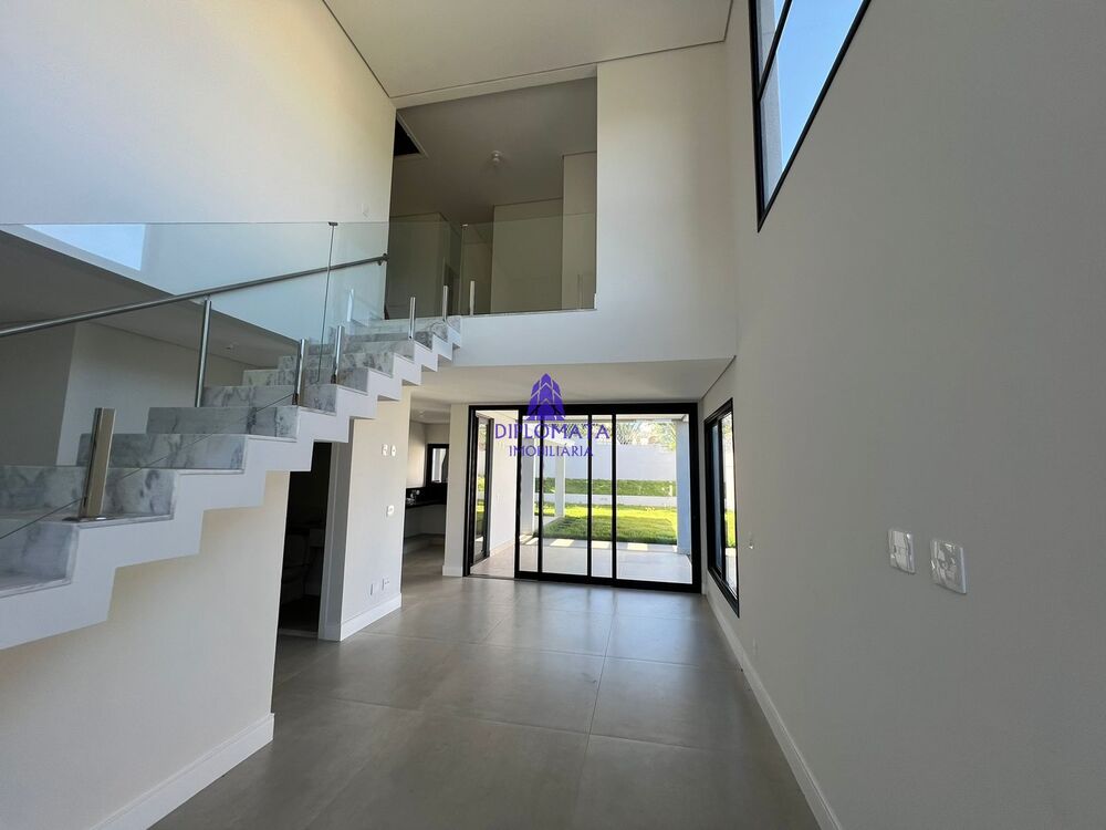 Casa de Condomínio à venda com 3 quartos, 470m² - Foto 2