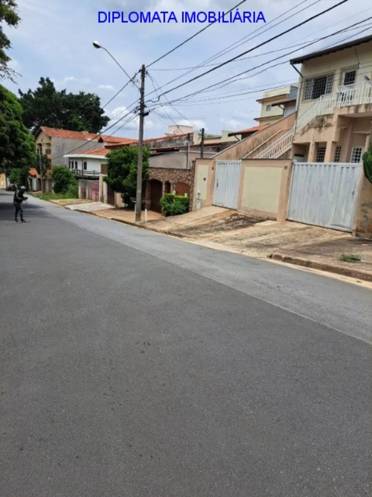 Sobrado à venda com 5 quartos, 300m² - Foto 3