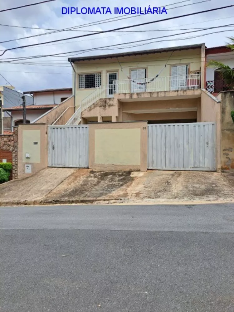 Sobrado à venda com 5 quartos, 300m² - Foto 1