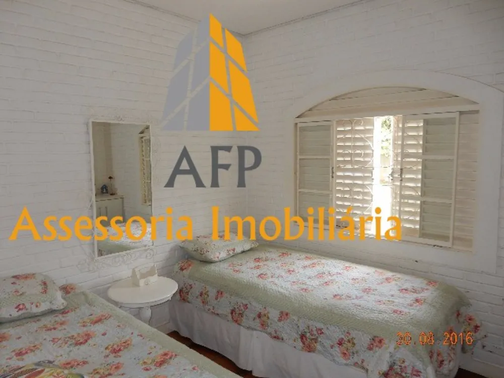 Chácara, 3 quartos, 1600 m² - Foto 1