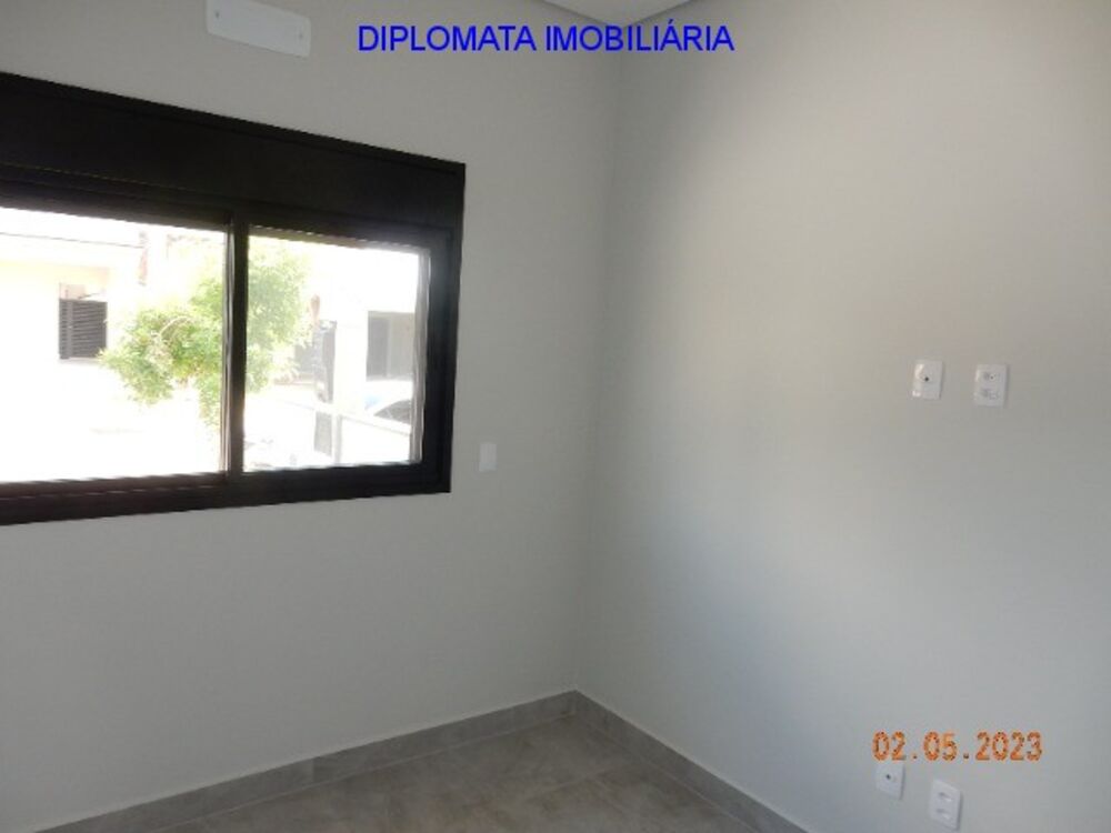 Casa de Condomínio à venda com 3 quartos, 200m² - Foto 2