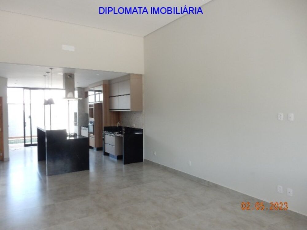 Casa de Condomínio à venda com 3 quartos, 200m² - Foto 1